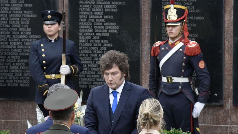 Milei aboga por la vía diplomática en el aniversario de la guerra de las Malvinas