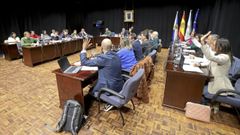 La abstencin de los cinco concejales socialistas fue decisiva para que el Concello tenga que devolver a cuatro proveedores facturas por valor de 12.449 euros