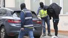 La Polic�a Nacional detuvo a varios individuos en un operativo contra el narcotr�fico llevado a cabo en Boiro.