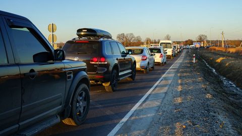 Vehículos en la frontera entre Polonia y Alemania