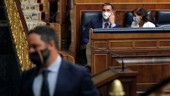El presidente del Gobierno, Pedro Snchez, cuando el lder de Vox, Santiago Abascal, se dirige al estrado