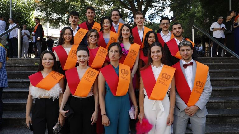 Los graduados que hicieron el programa conjunto de los títulos de Administración y Dirección de Empresas y Derecho