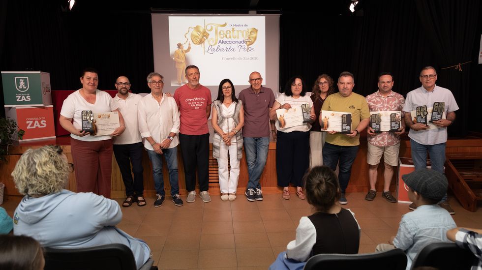 Las im&aacute;genes de la clausura de la mostra de Teatro Afeccionado Labarta Pose.Comeza a residencia literaria do Gai&aacute;s