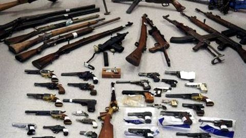 Armas de fuego ilegales decomisadas por la Guardia Civil en distintas fases de la operacin Icerberg