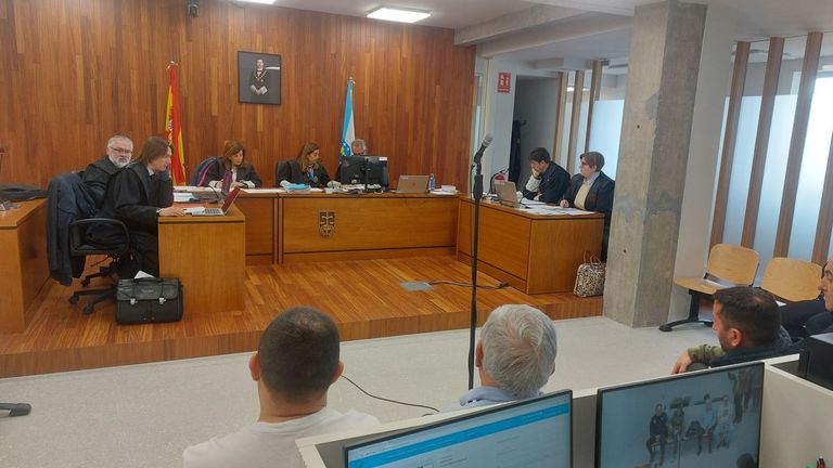 Condenados tres obreros, uno con ludopatía, por una estafa en Vigo: «Uno se gastó 13.000 euros en apuestas»
