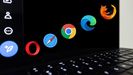 De izquierda a derecha, los logos de los navegadores Opera, Safari, Chrome, Edge y Firefox