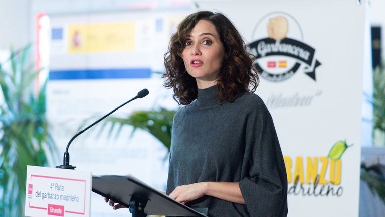 La presidenta de la Comunidad de Madrid, Isabel Díaz Ayuso, clausuró en Brunete la IV Ruta del Garbanzo.
