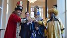 Los Reyes Magos brindan con el alcalde de Oviedo, Alfredo Canteli