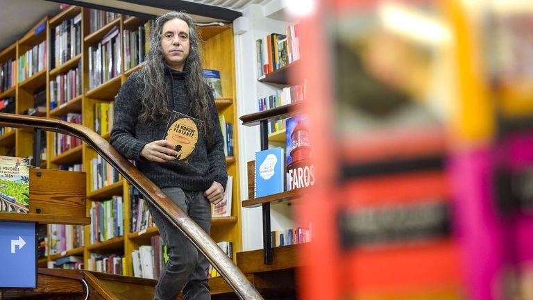 David Gago: «Mi novela viene a ser un «Asesinato en el Orient Express», pero en un dirigible»