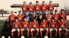 En Tercera División. En la imagen aparece el cuadro completo del CD Barco en una de sus mejores participaciones en la Tercera. Fue en la temporada 1991-92, y con el quinto puesto en la clasificación, el equipo quedó a las puertas de disputar la promoción a Segunda B. 