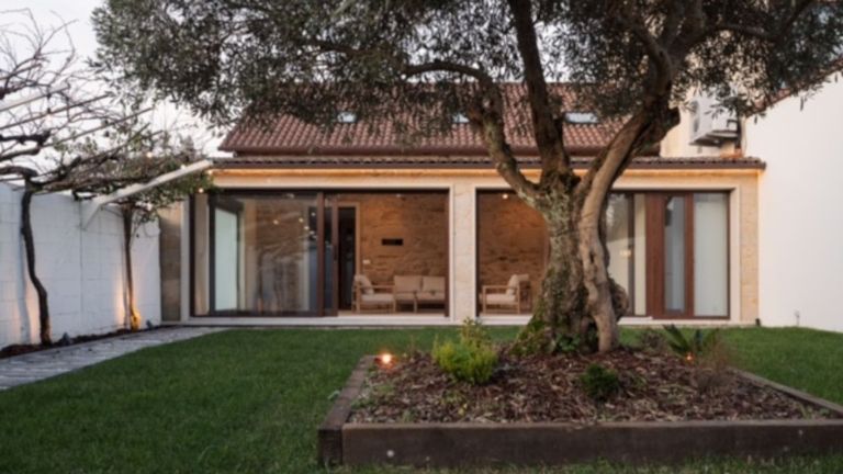 Construir una vivienda en Barbanza ya no baja de los 350.000 euros: «<span lang=