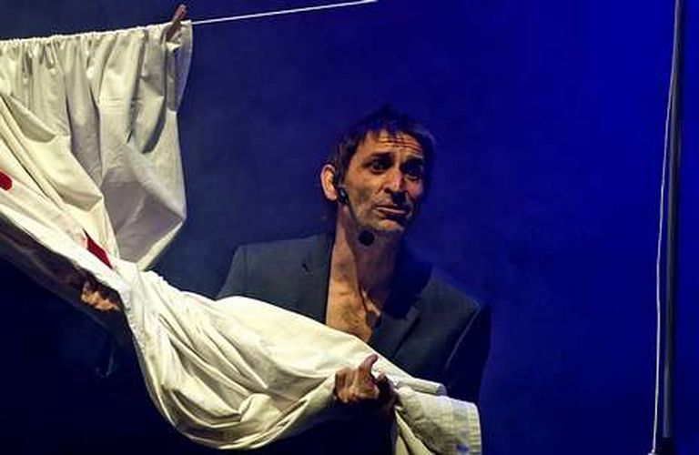 Pla pasea estos días por los teatros su espectáculo «Manifestación».
