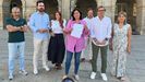 Candia, con concejales del PP, enseña el decreto firmado por la alcaldesa de Lugo