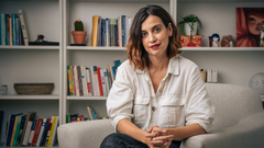 Beatriz Cazurro es psic�loga y psicoterapeuta especializada en psicolog�a infantil. Ha lanzado campa�as en redes en contra del maltrato infantil como #Ensuszapatos y #Childrentoo.