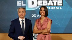 Los periodistas Ana Pastor y Vicente Valls, presentadores del debate entre candidatos