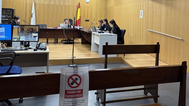El acusado no se presentó al juicio en Ourense