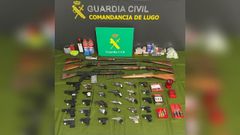 Las armas requisadas por la Guardia Civil en una intervencin en A Fonsagrada.