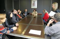 La alcaldesa, Mara Loureiro, y el edil de obras se reunieron con miembros de la asociacin vecinal. 