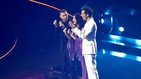 Los presentadores Alessandro Cattelan, Laura Pausini y Mika. Eurovisión 