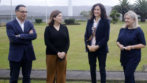 Juan Castro, Noelia Báscuas, María del Carmen Calviño y María José García Sexto en las instalación de La Voz