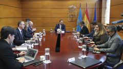 El presidente del Principado de Asturias, Adrin Barbn, preside este viernes la reunin del Consejo de Gobierno en Oviedo