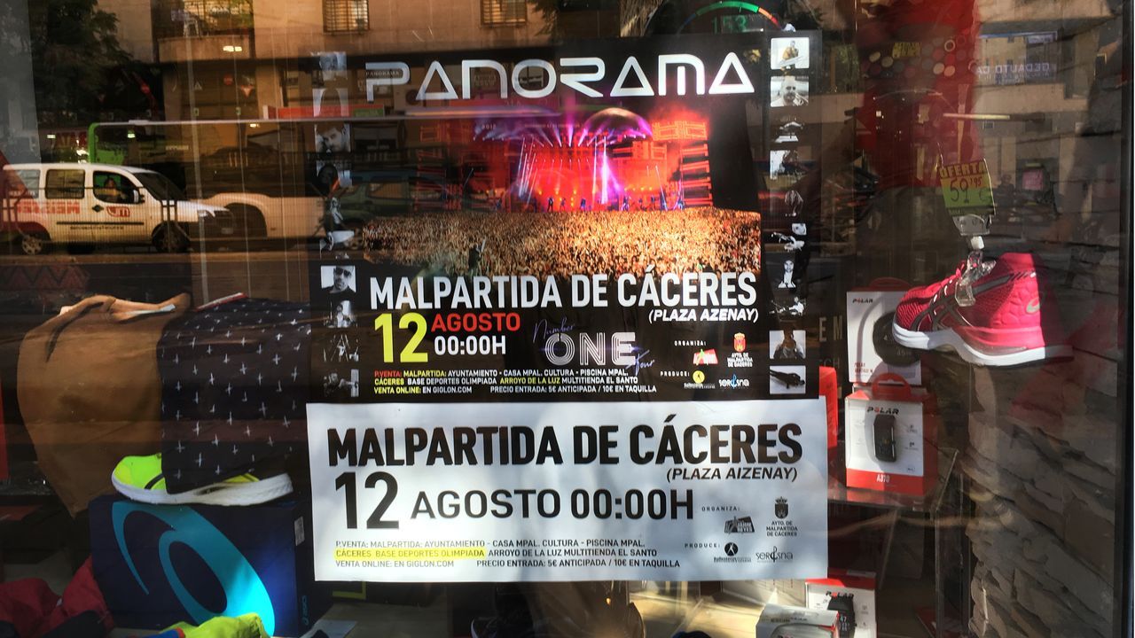 Monseiro tiene un museo �nico al aire libre.Imagen de archivo de un tren-hotel de la l�nea A Coru�a-Barcelona, en la estaci�n de Lugo