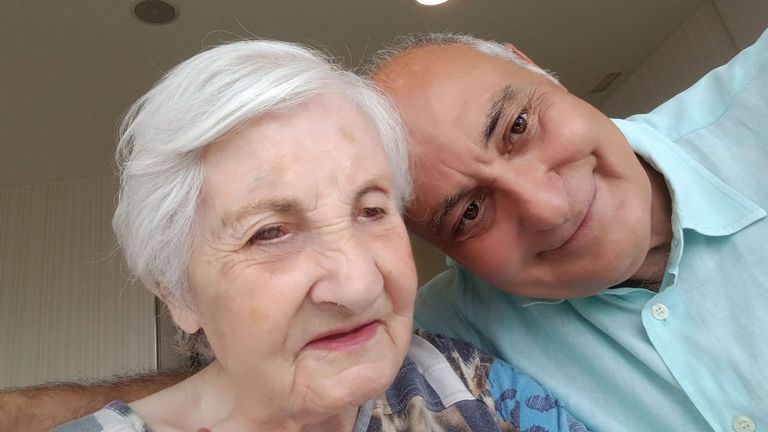Francisco X. Fernández Naval: «Na poesía, como na vida, cómpre estar atento ao que te sorprende, ao que sae do profundo»