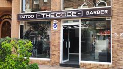 El negocio«The Code», en Piedras Blancas, que aúna una peluquería y un estudio de tatuajes