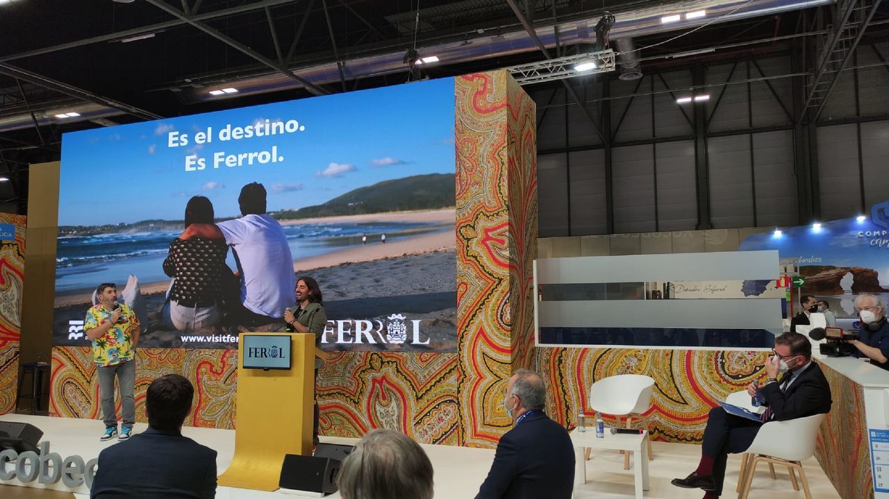 Las imgenes del acto de despedida del buque logstico australiano.Presentacin en Fitur