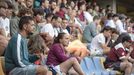 La grada de Pasarn con mucha gente en uno de los primeros partidos de liga