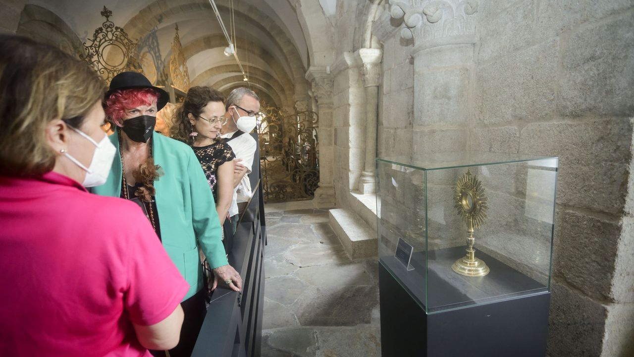 Una pelea en Sarria durante San Juan obliga a parar la actuacin de La Panorama.El Museo Diocesano abri una exposicin sobre custodias de la provincia