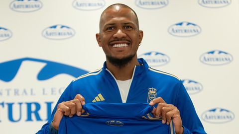 Salom�n Rond�n, en su presentaci�n con el Real Oviedo