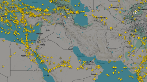 Imagen del tr�fico a�reo en Oriente Medio a las 08.55 horas de esta ma�ana seg�n la p�gina de seguimiento Flightradar24