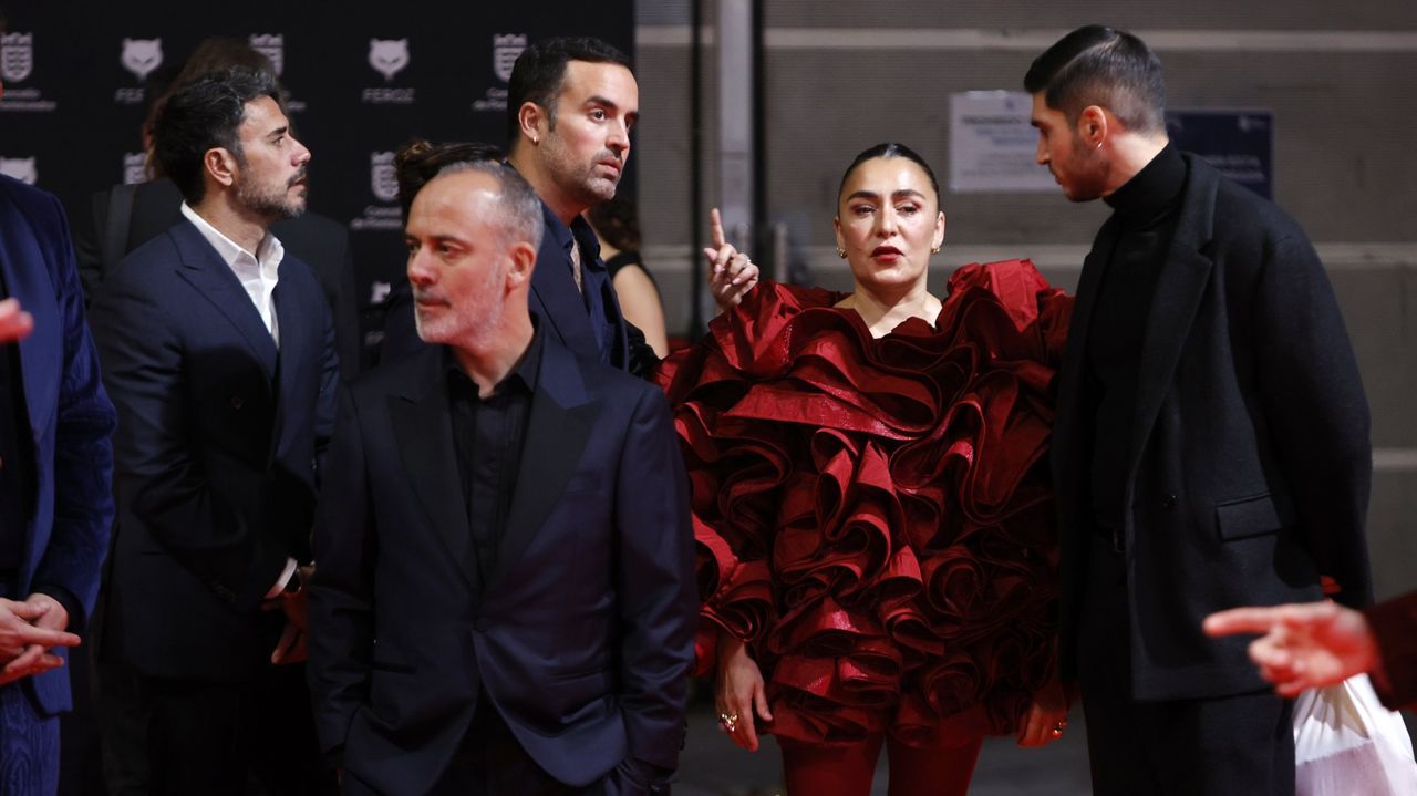 Los actores Javier Guti�rrez y Candela Pe�a, en la gala de los Premios Feroz del 2025, celebrada en Pontevedra