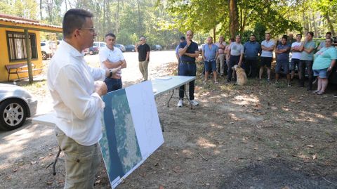 El conselleiro de Medio Rural presentó el proyecto del polígono agroforestal a los vecinos de Prado