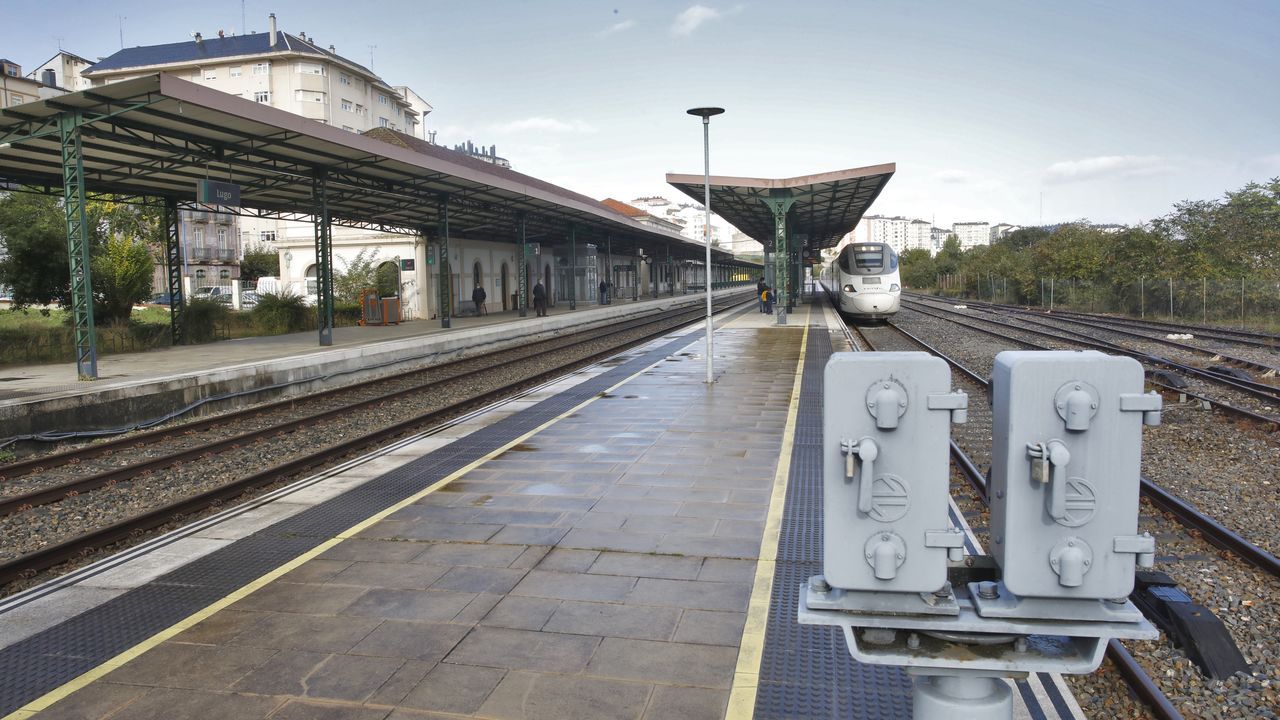 El Alvia con salida de Lugo y destino Madrid, uno de los nueve trenes que llegan o salen de Lugo