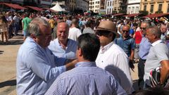 Luis Venta (de frente) con un grupo de polticos del PP, entre los que se encuentra Ramn Garca Caal y Jos Manuel Felgueres, en Villaviciosa