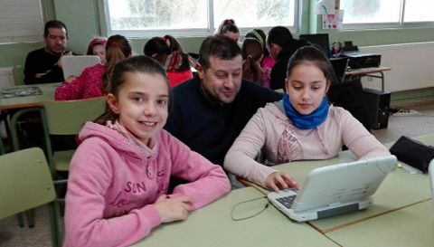 Los alumnos ensearon a programar a sus padres en las aulas.