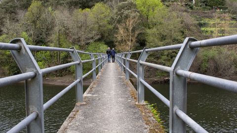 La actual pasarela peatonal que cruza la desembocadura del Cabe mide 64 metros