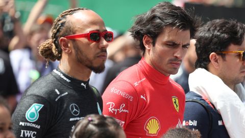Lewis Hamilton y Carlos Sainz.Lewis Hamilton y Carlos Sainz, piloto de Ferrari