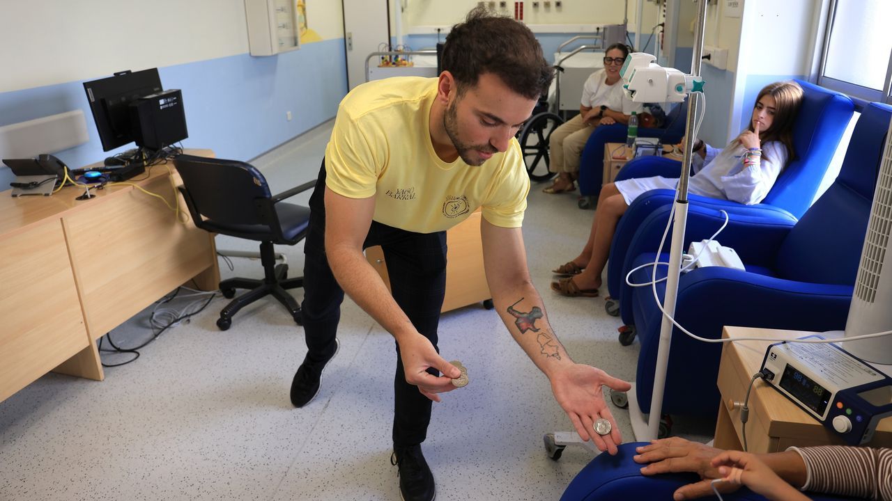 Espect�culo de magia en el Hospital Provincial de Pontevedra.Paso do filme �As� chegou a noite� polo FID Marseille celebrado en la localidad francesa de Marsella