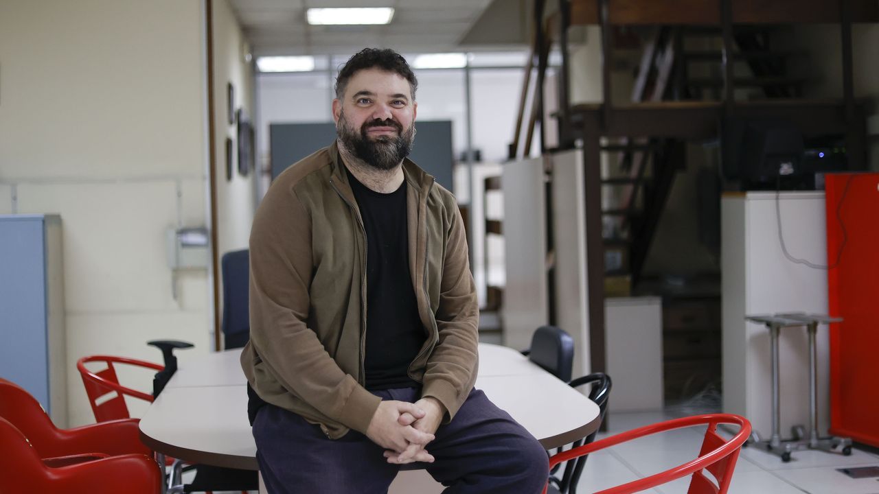 Nieve en la carretera de Quiroga a Folgoso do Courel.Cupeiro remata o ano con concertos en Vigo, Santiago de Compostela e Lugo