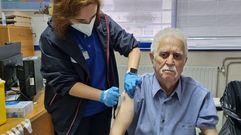 Daniel Arias aprovechó para ponerse las dos vacunas, la de la gripe y la del covid.