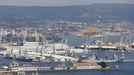 El contrato incluye el mantenimiento de gras en Navantia Ferrol y Fene