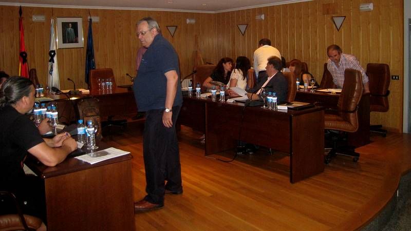 Los concejales del PP consultaron la decisi�n de sspender el pleno tras proponerlo el BNG