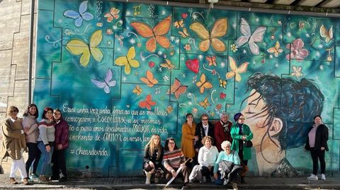 A Rúa de Valdeorras estrenó un mural conmemorativo el 25N