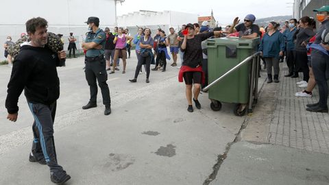 CONFLICTO ENTRE MARISCADORES DE A PIE CON LOS DE A FLOTE DE LA COFRADIA DE PESCADORES DE RIANXO POR LAS CONCESIONES