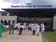 La protesta fue a las puertas del centro