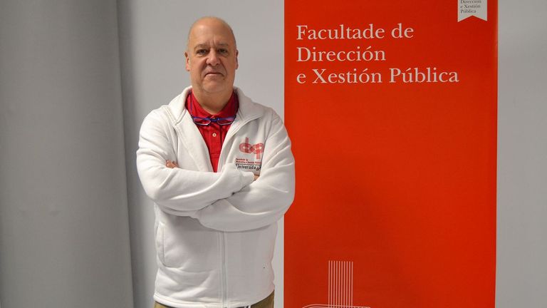 Enrique Varela seguirá como decano en funciones de la Facultade de Dirección e Xestión Pública de Pontevedra
