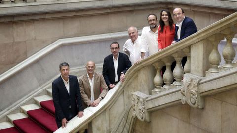Los candidatos, en las escalinatas principales del Parlamento cataln